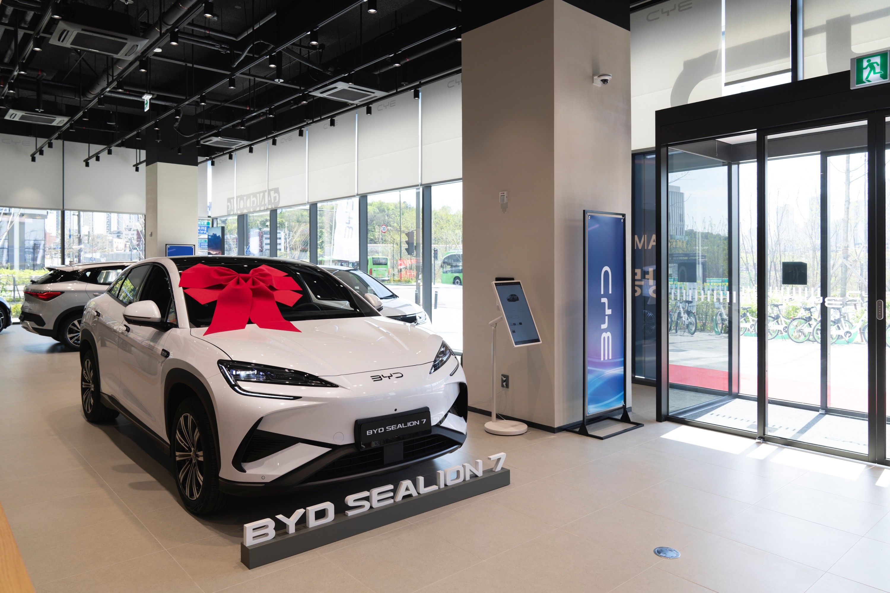 (사진3) 삼천리EV BYD Auto 강동 전시장 내부.jpg